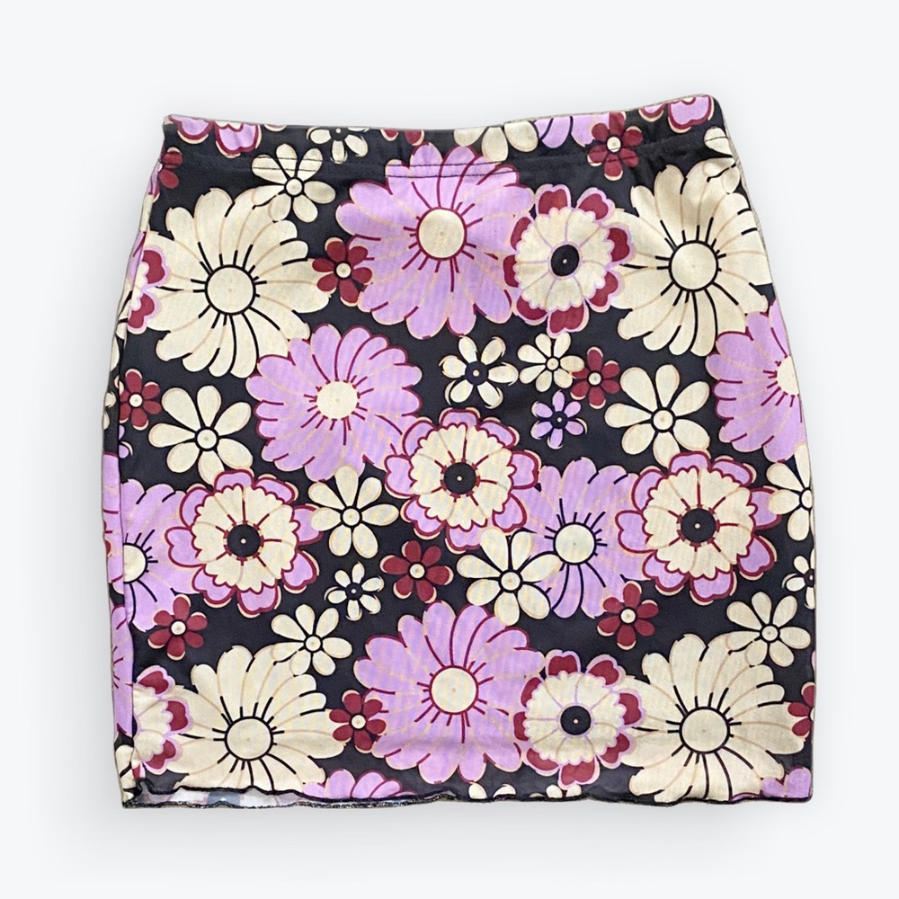 Floral Mini Skirt | Fits like a small | Waist - 12" | Length - 15" |